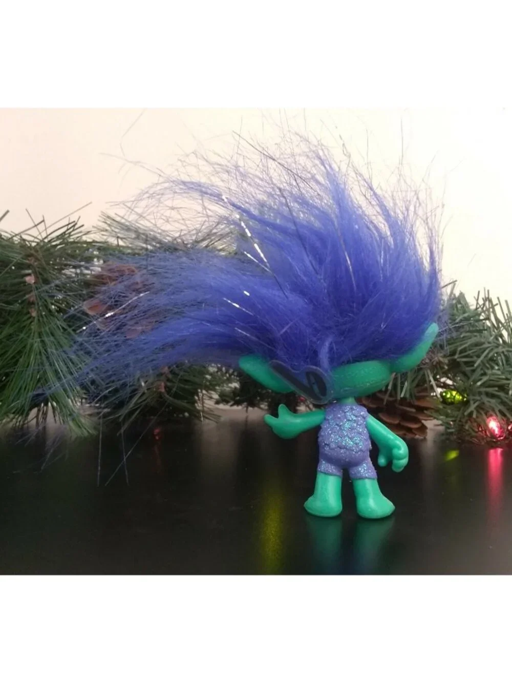 Hasbro DWA LLC Troll Green Glitter Blue Doll w/ Purple Outfit 4
